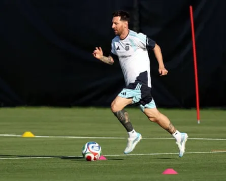 Lionel Messi podczas treningu reprezentacji Argentyny przed Mistrzostwami Świata w Kansas City Lionel Messi podczas treningu reprezentacji Argentyny przed Mistrzostwami Świata w Kansas City