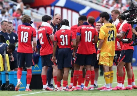 Thomas Tuchel gives instructions during a drinks break against New Zealand